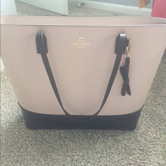kate spade Handbags - Authentic Kate Spade Tote